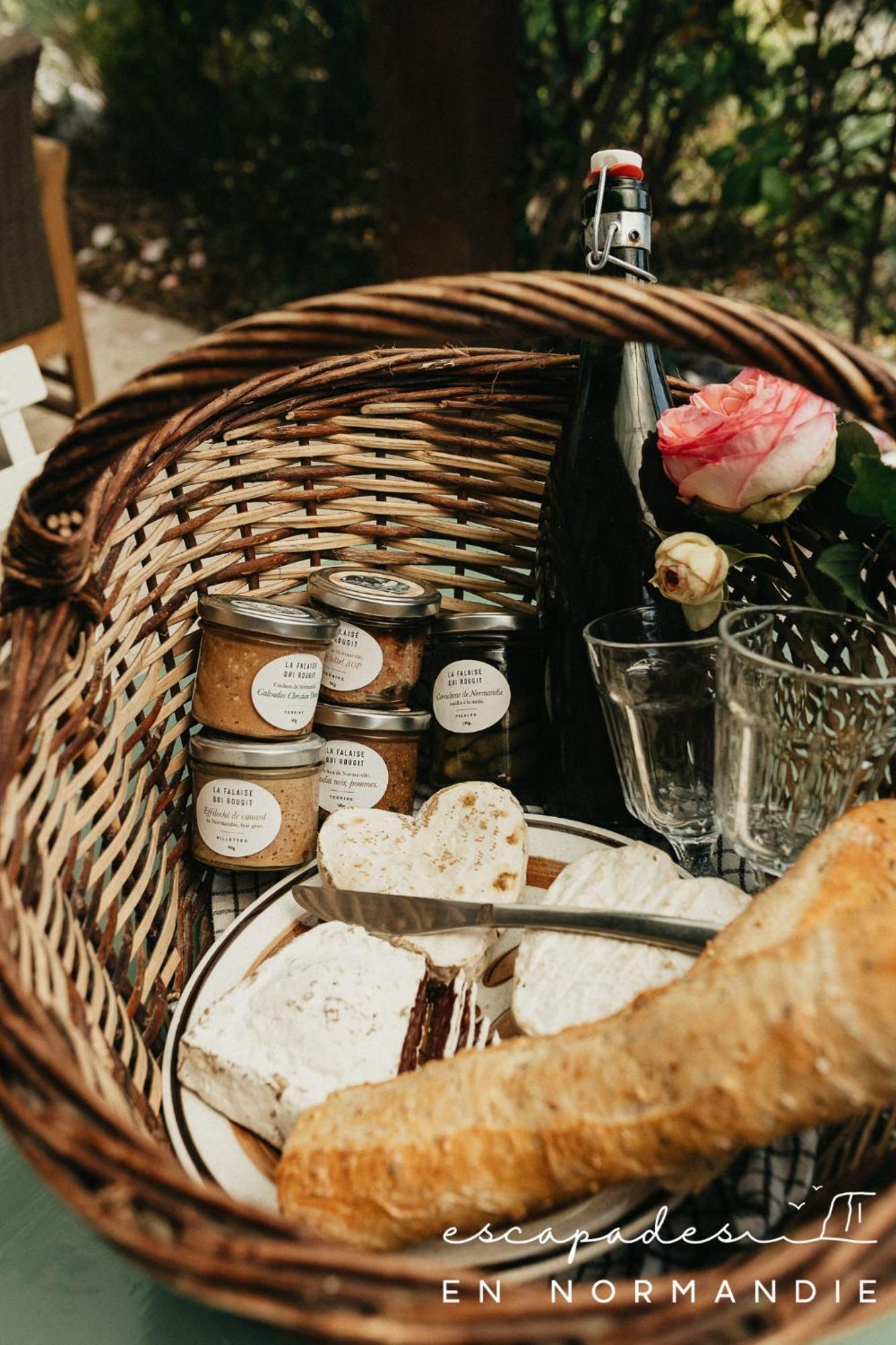 Le Comptoir De Constantin Le Bourg-Dun Exterior foto